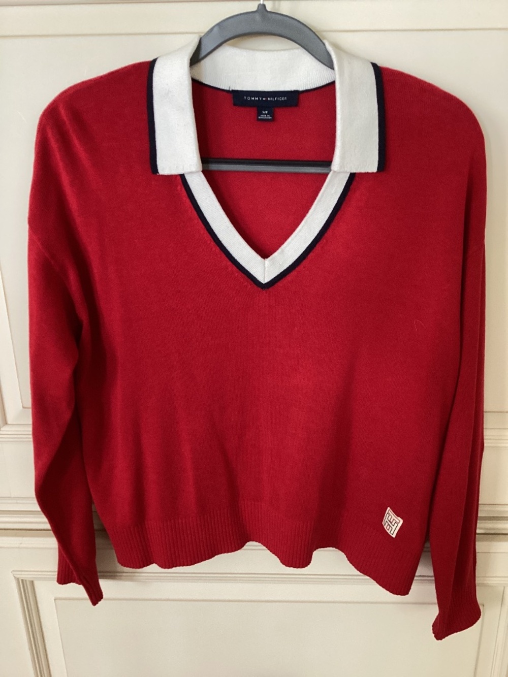 NWOT - TOMMY HILFIGER - RED PULLOVER V NECK COLLARED SWEATER - Size S/P